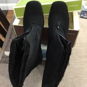 Naturalizer Dinara Suede Shoe, Black, Size 9, NEW